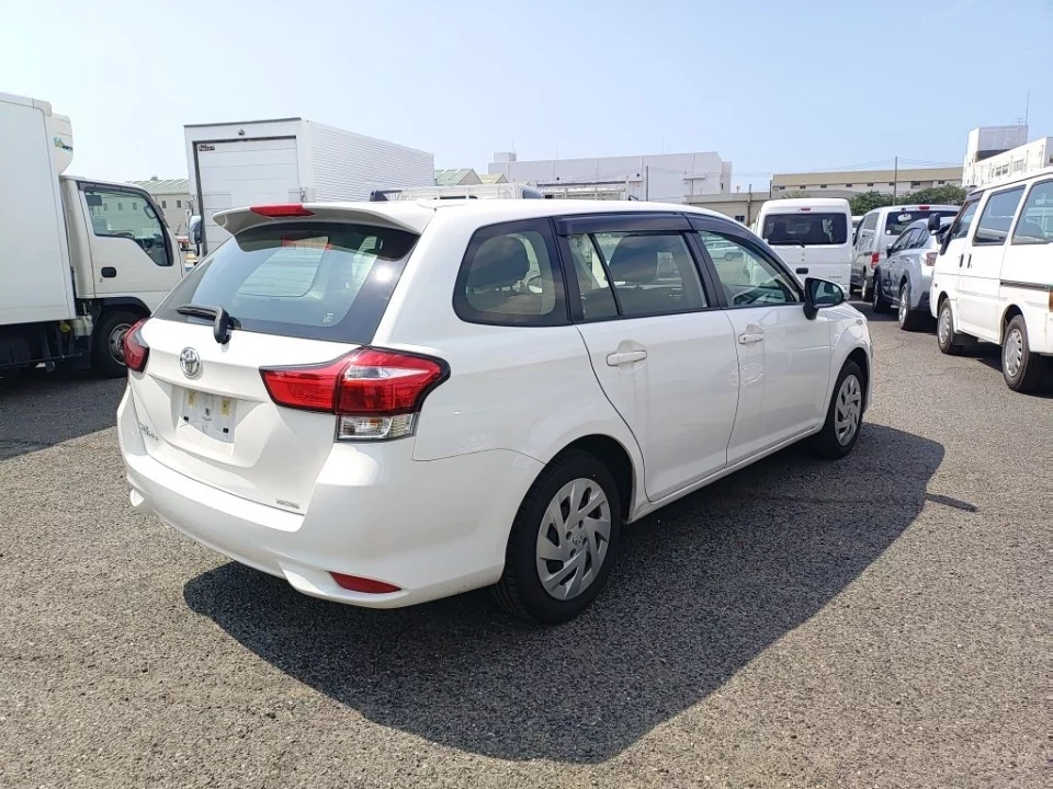 Toyota Corolla Fielder NRE161G 2021
